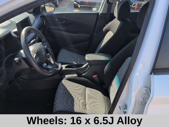 Used 2022 Hyundai Kona SE image 12