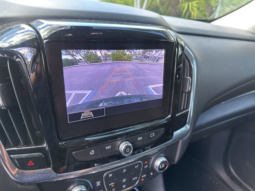 Used 2021 Chevrolet Traverse LT AWD/4WD image 4