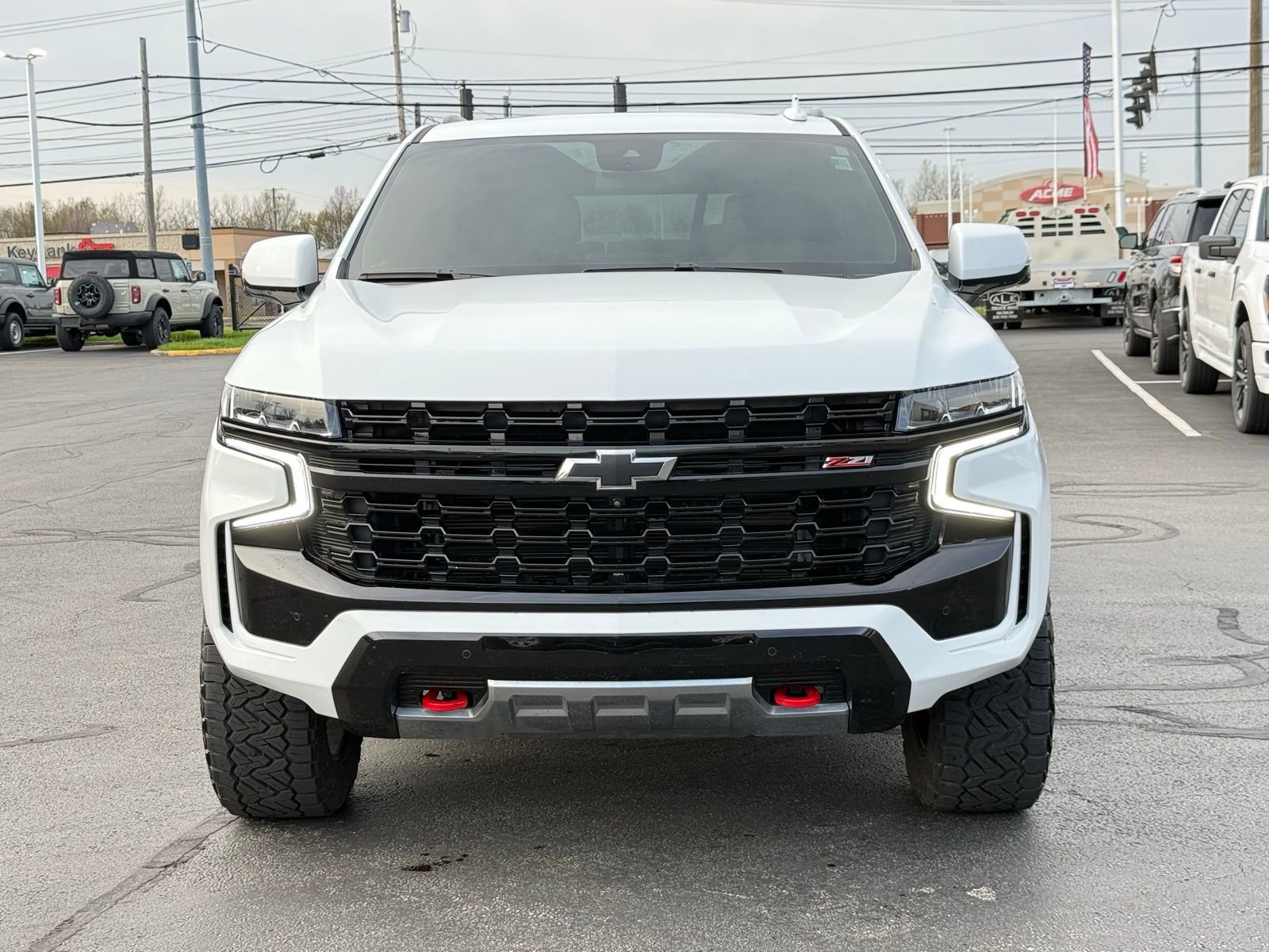 Used 2024 Chevrolet Tahoe Z71 w/ Luxury Package AWD/4WD image 8