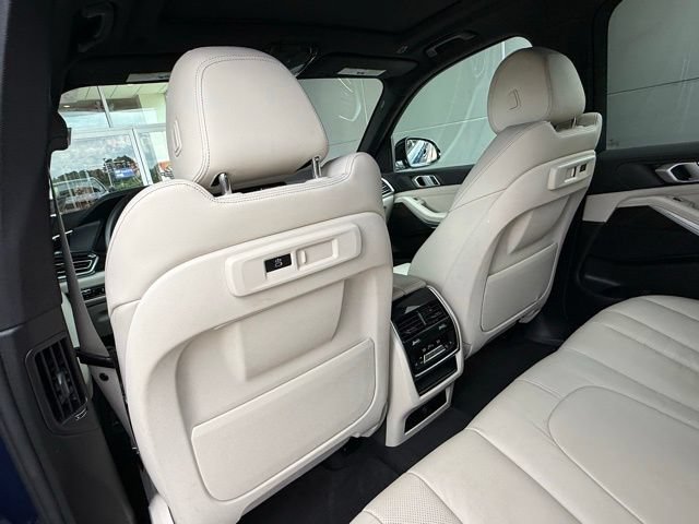 Used 2019 BMW X5 xDrive40i w/ Premium Package 2 AWD/4WD image 14