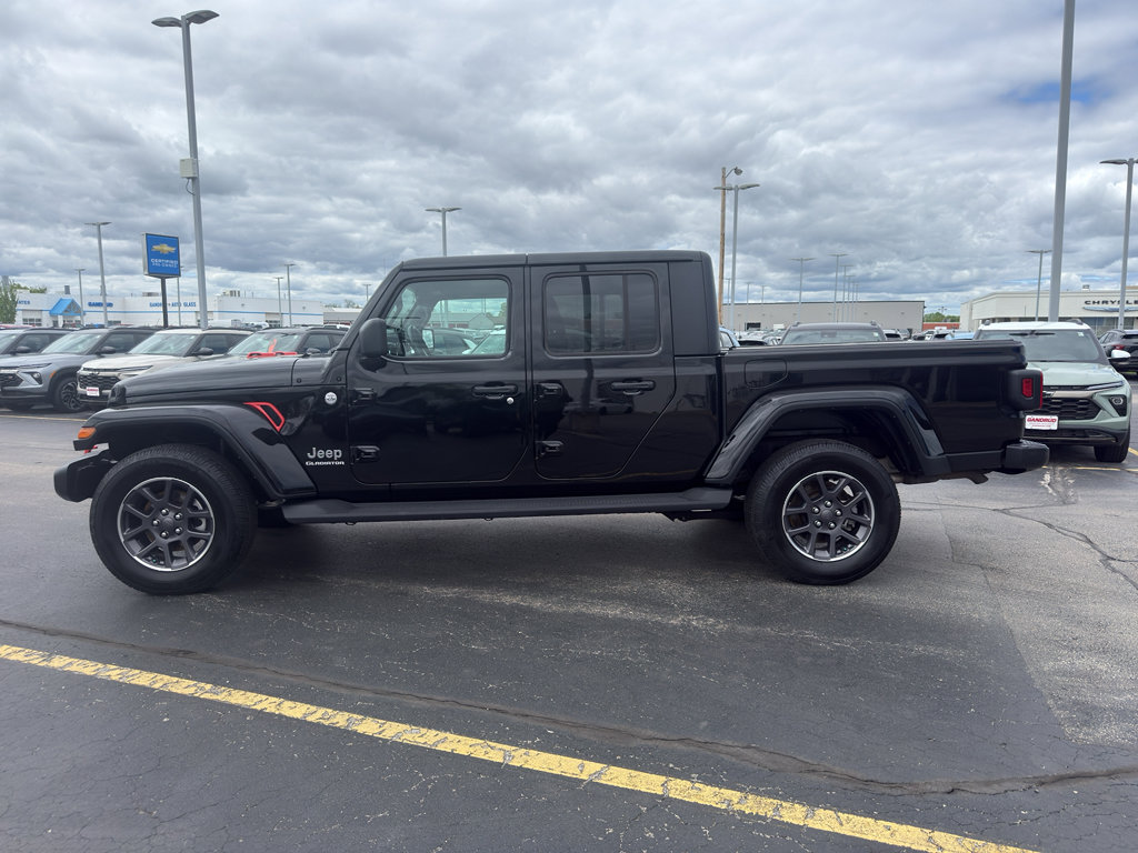 Used 2021 Jeep Gladiator Overland AWD/4WD image 6