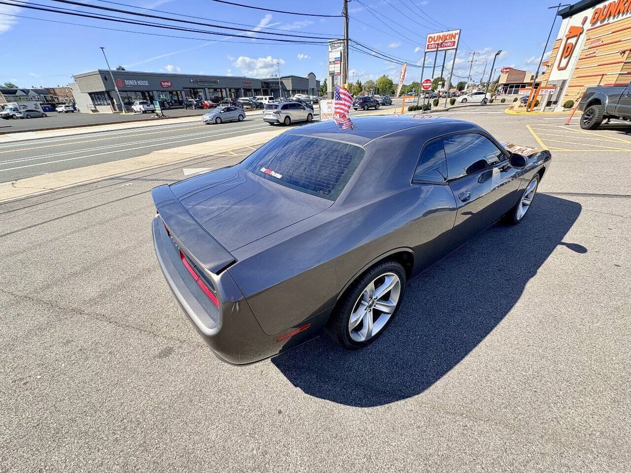 Used 2016 Dodge Challenger R/T RWD image 30