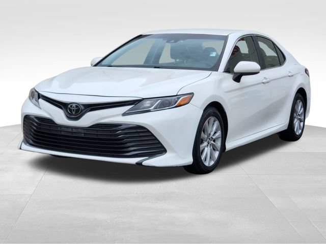 Used 2018 Toyota Camry LE FWD image 3