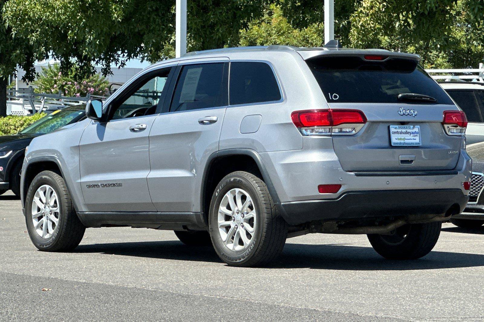 Used 2021 Jeep Grand Cherokee Laredo RWD image 6