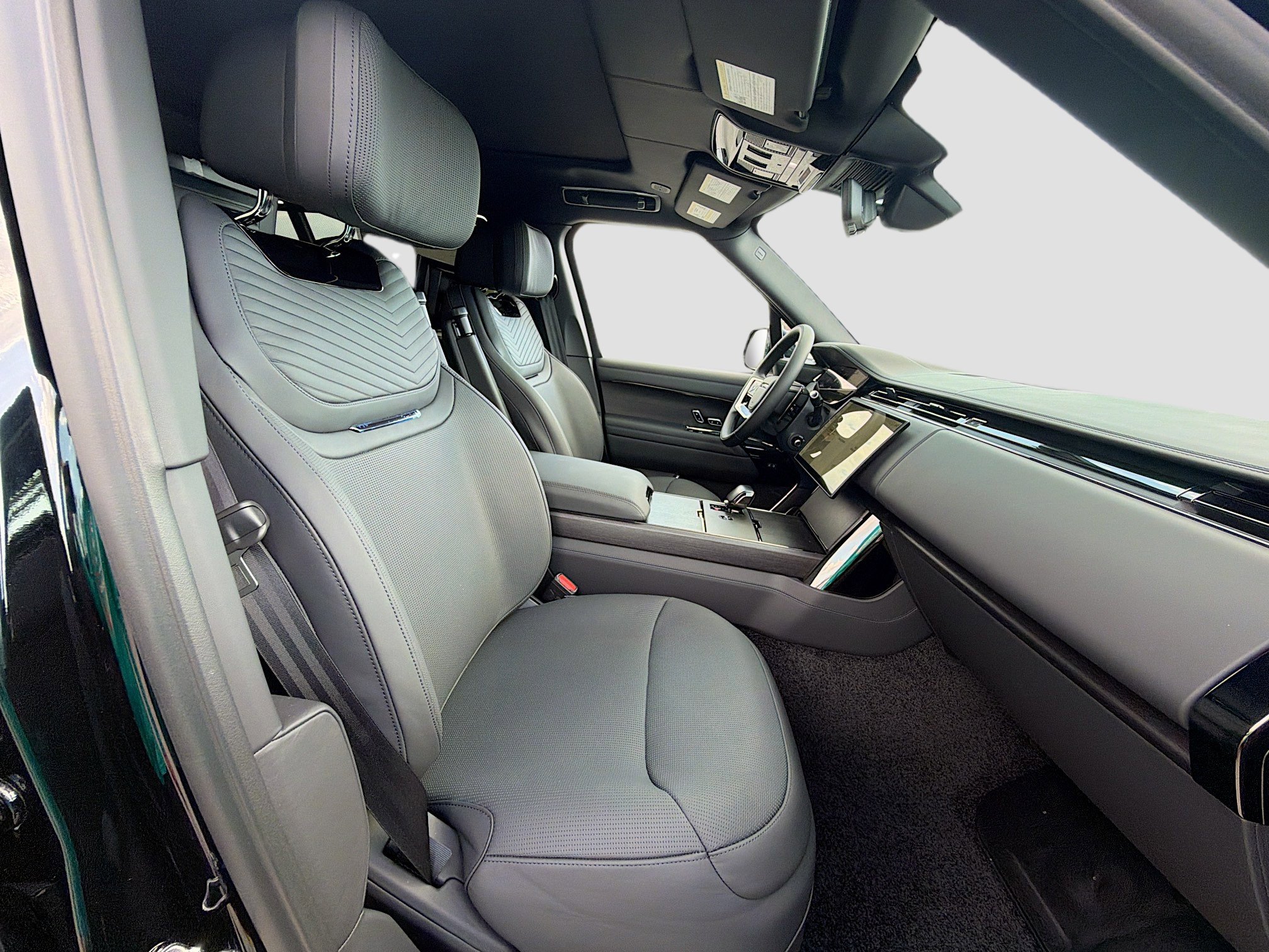 New 2026 Land Rover Range Rover Long Wheel Base SV image 15