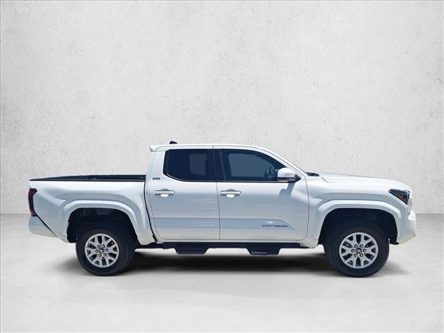 Certified 2025 Toyota Tacoma SR5 AWD/4WD image 4