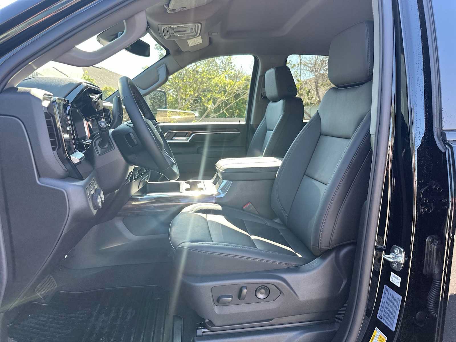 New 2026 Chevrolet Silverado 2500 LT w/ Trail Boss Package AWD/4WD image 2