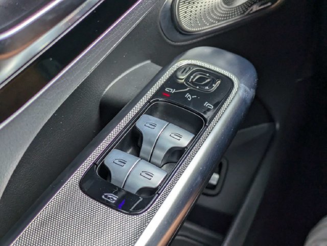Used 2023 Mercedes-Benz GLC 300 w/ Exclusive Trim Package image 28