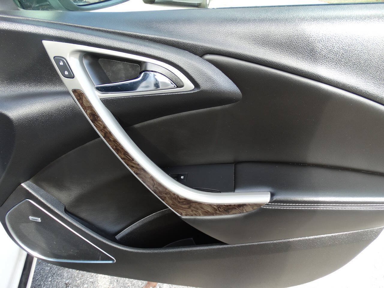 Used 2012 Buick Verano Leather FWD image 38