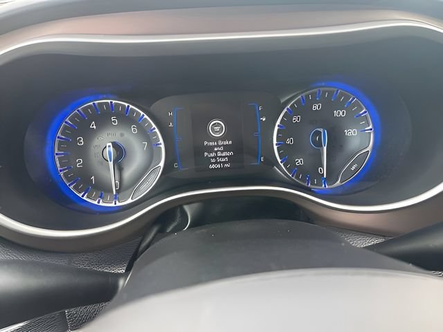 Used 2022 Chrysler Voyager LX FWD image 11