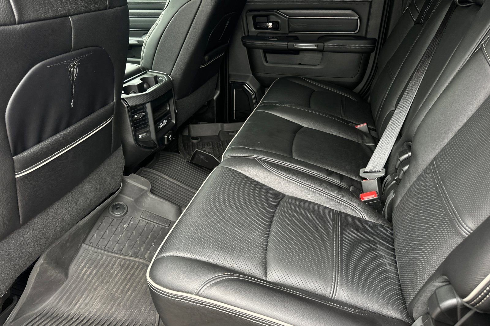 Used 2024 RAM 3500 Limited image 12