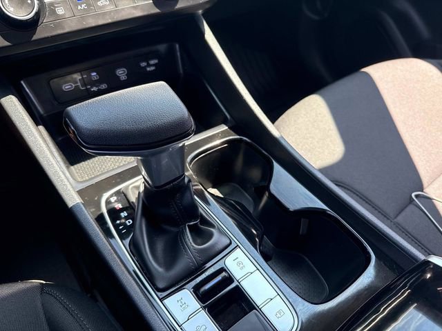 Used 2025 Hyundai Tucson SE image 25