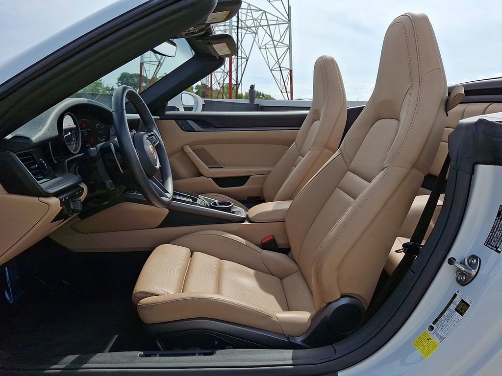 Certified 2023 Porsche 911 Carrera image 5