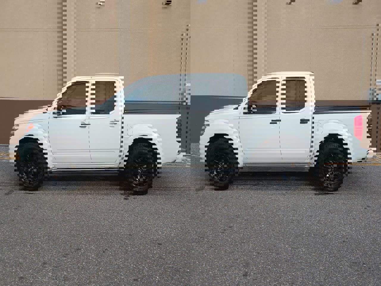 Used 2019 Nissan Frontier SV w/ Value Truck Package image 7