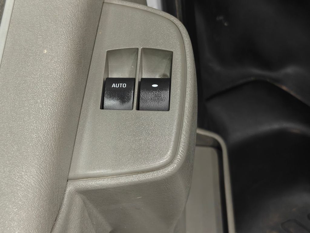 Used 2018 GMC Savana 2500 w/ Driver Convenience Package RWD image 34