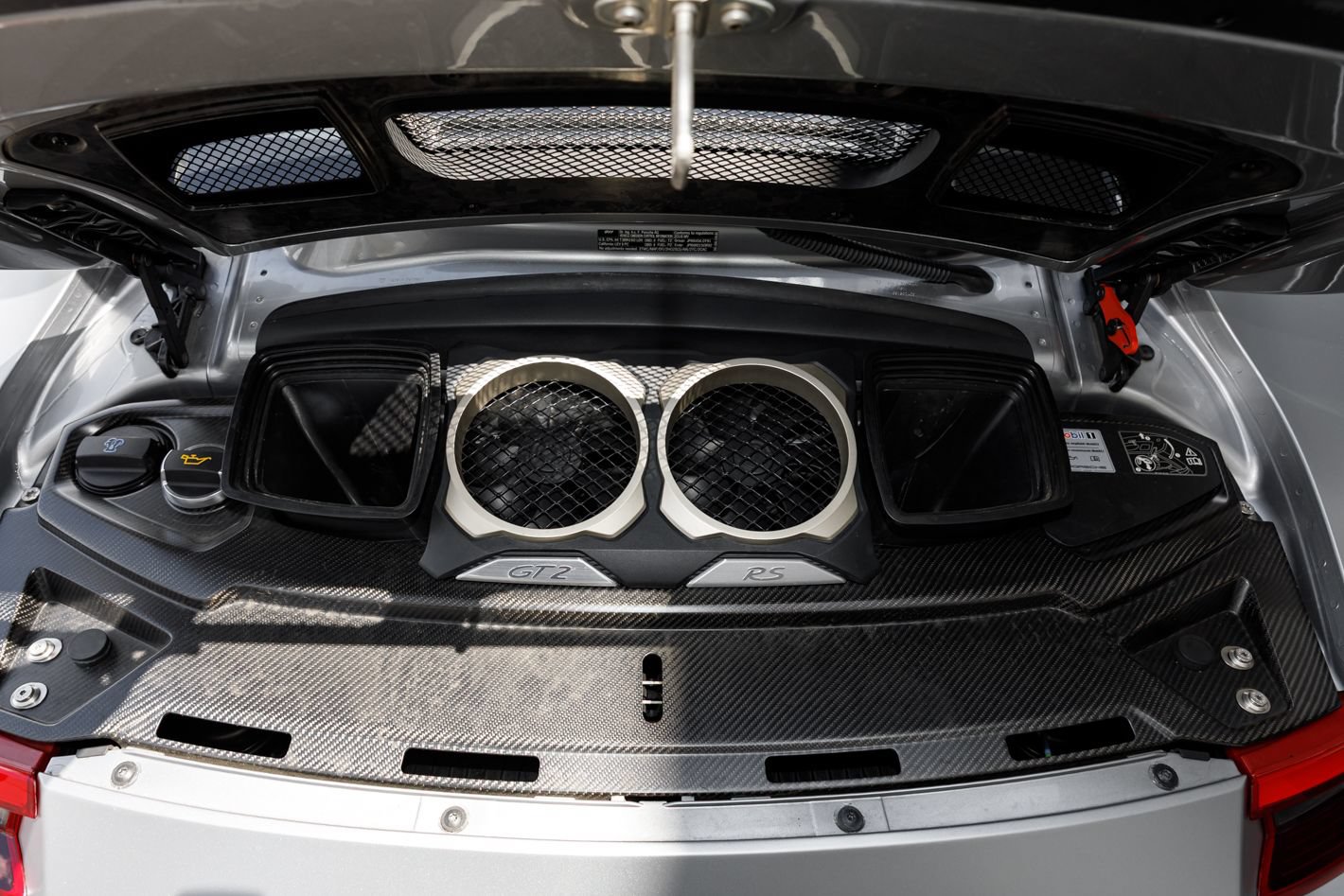 Used 2018 Porsche 911 GT2 RS w/ Weissach Package RWD image 59