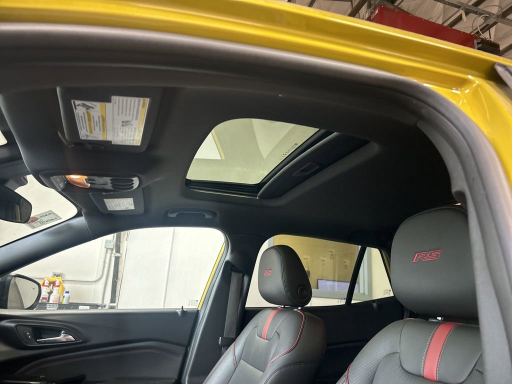 Used 2024 Chevrolet Trax RS w/ Sunroof Package image 5