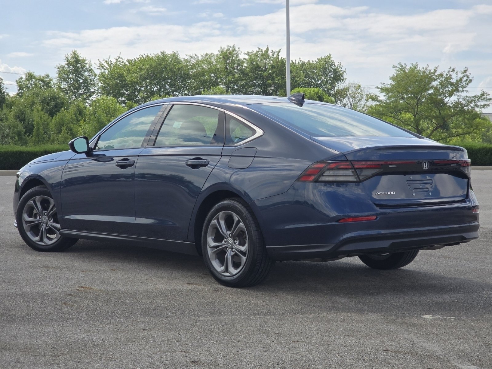 Used 2024 Honda Accord EX image 16