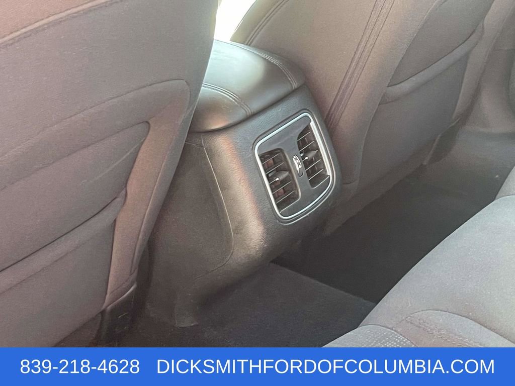 Used 2015 Chrysler 200 Limited w/ Convenience Group image 12