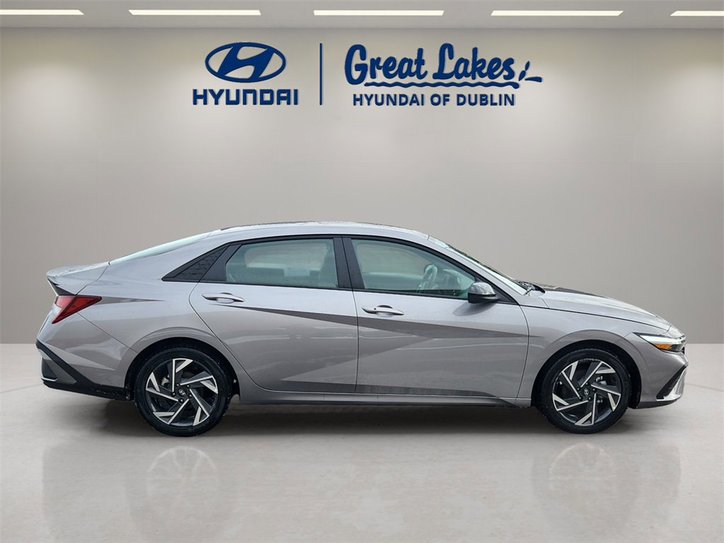 Used 2025 Hyundai Elantra Sport image 6