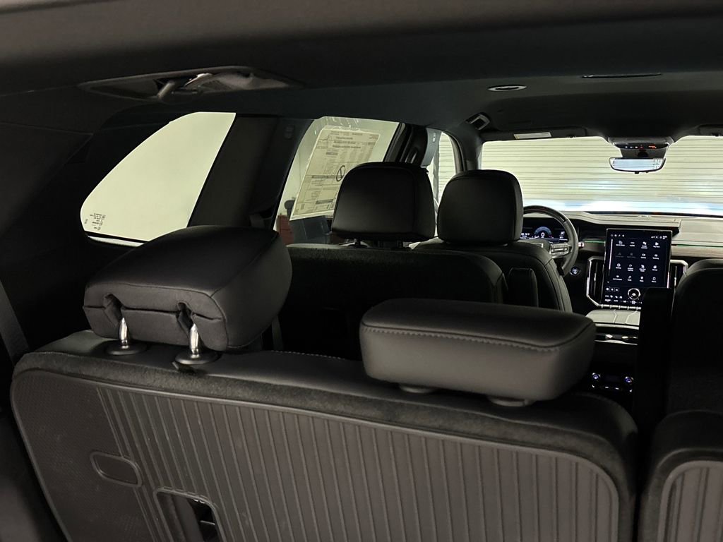 New 2026 GMC Acadia Denali w/ Super Cruise Package image 18