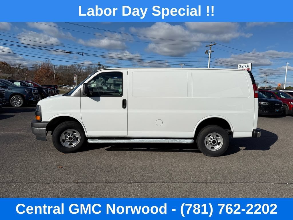 Used 2025 GMC Savana 2500 w/ Driver Convenience Package RWD image 4