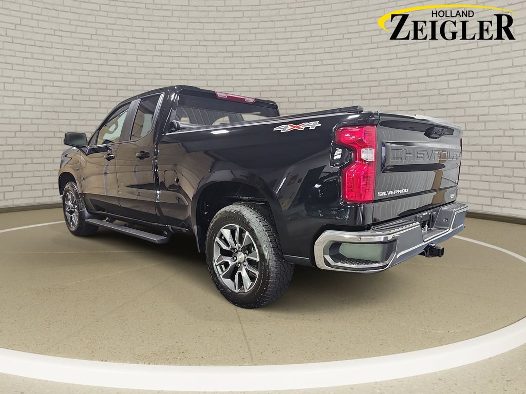 Used 2023 Chevrolet Silverado 1500 LT AWD/4WD image 7