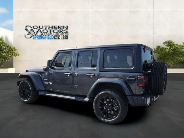 Used 2021 Jeep Wrangler Unlimited Sahara w/ Dual Top Group AWD/4WD image 3