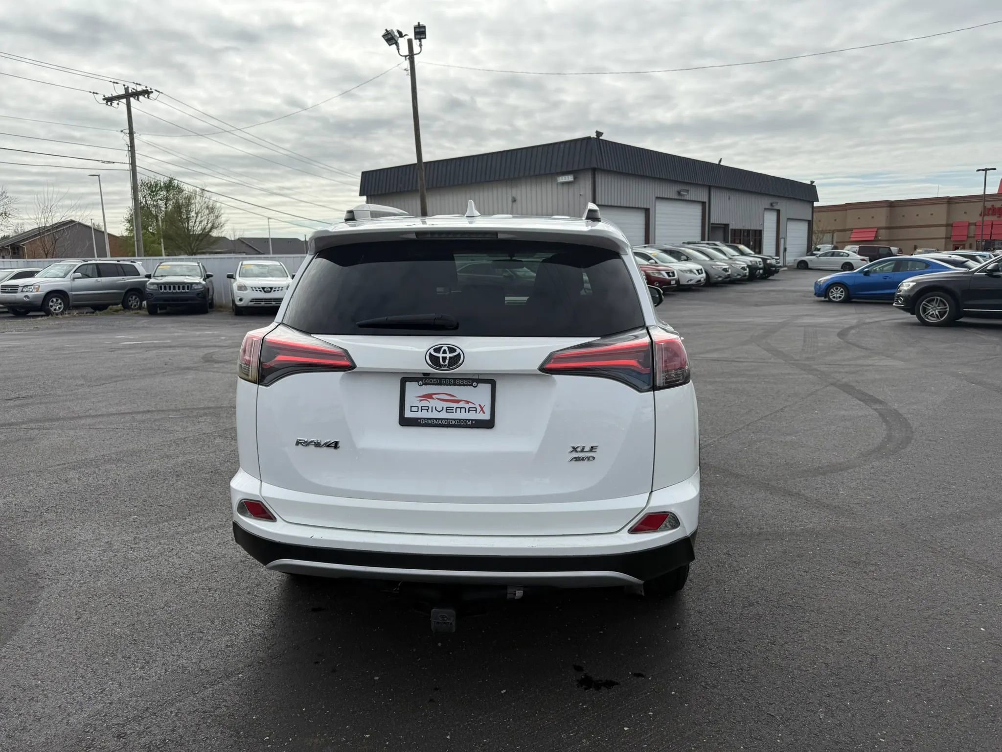 Used 2016 Toyota RAV4 XLE AWD/4WD image 6