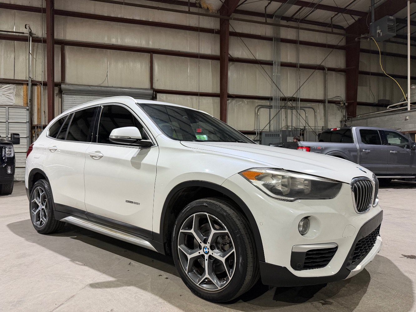 Used 2018 BMW X1 sDrive28i FWD image 1