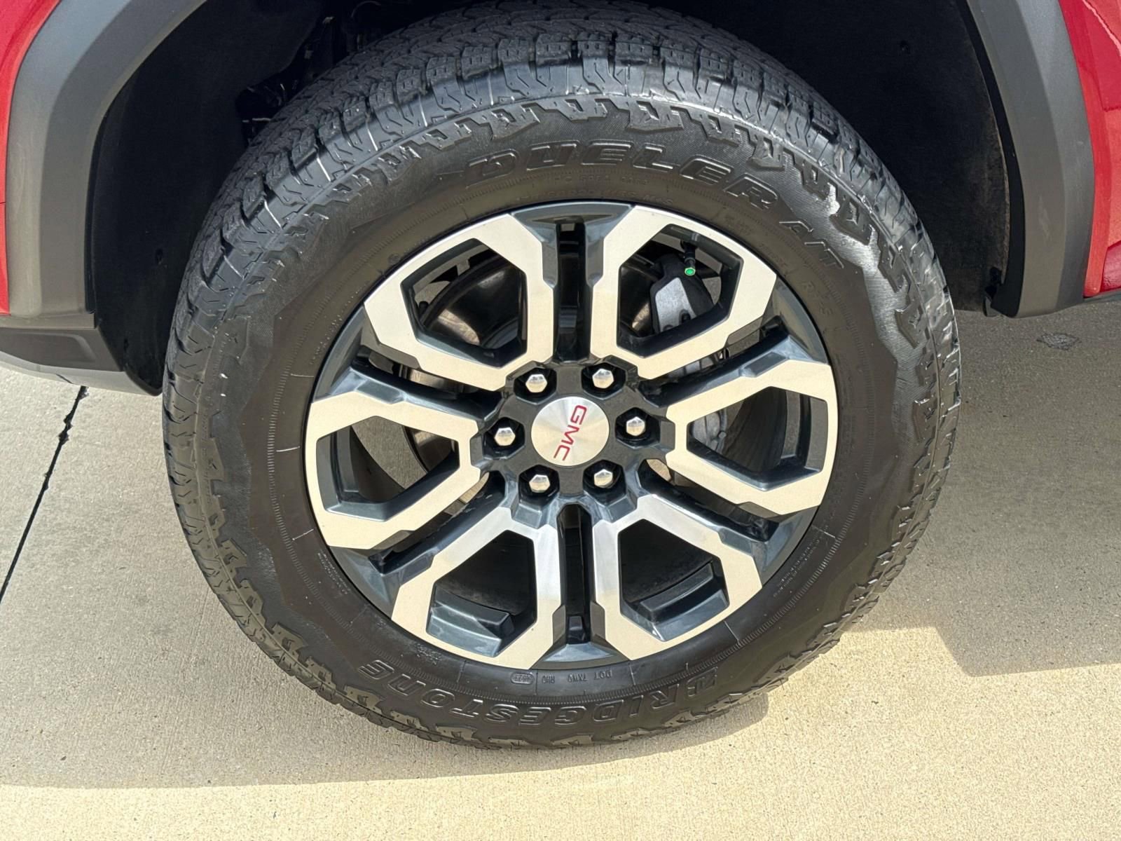 Used 2023 GMC Canyon AT4 image 4