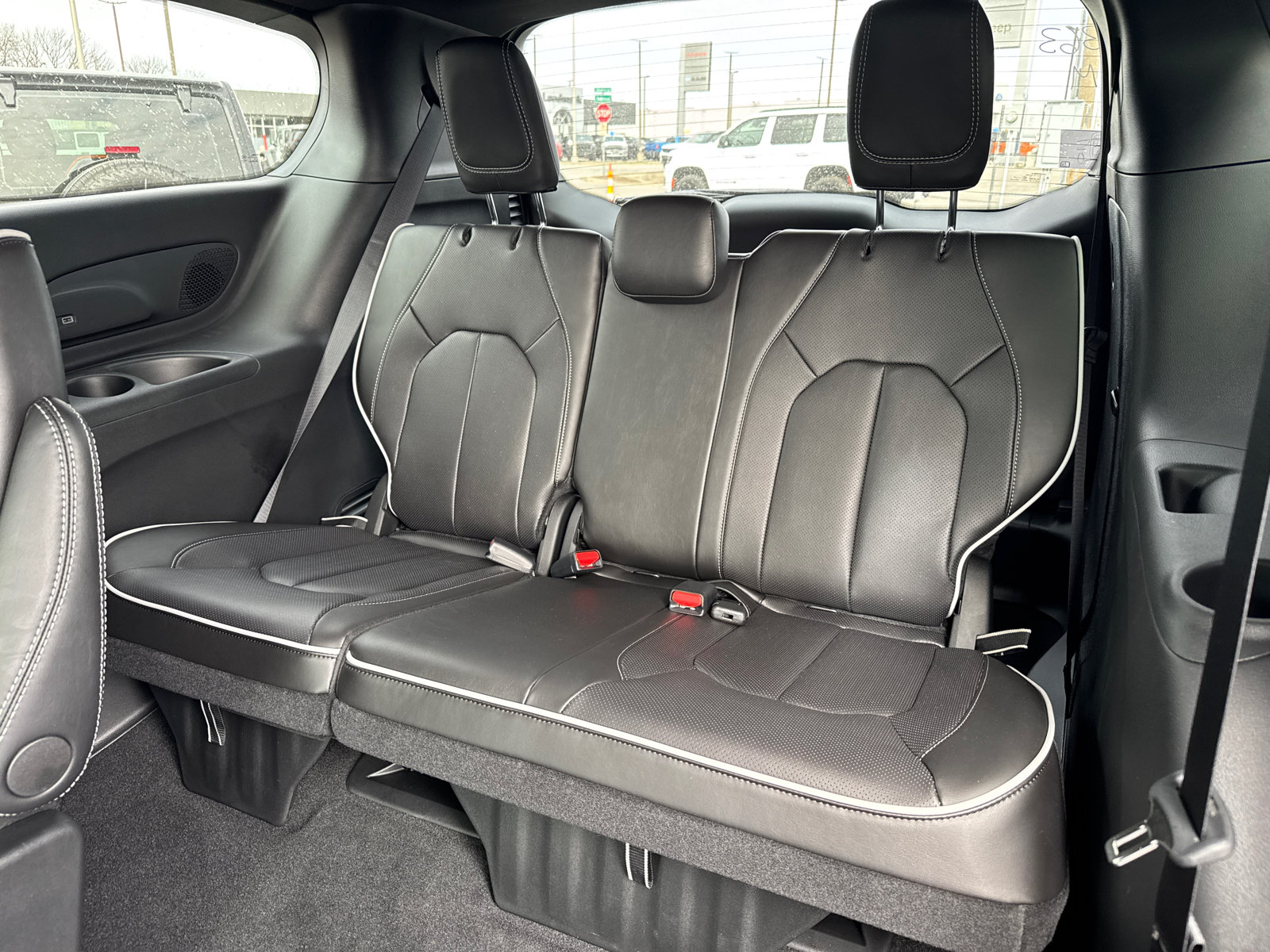 New 2026 Chrysler Pacifica Limited w/ S Appearance Package FWD image 6