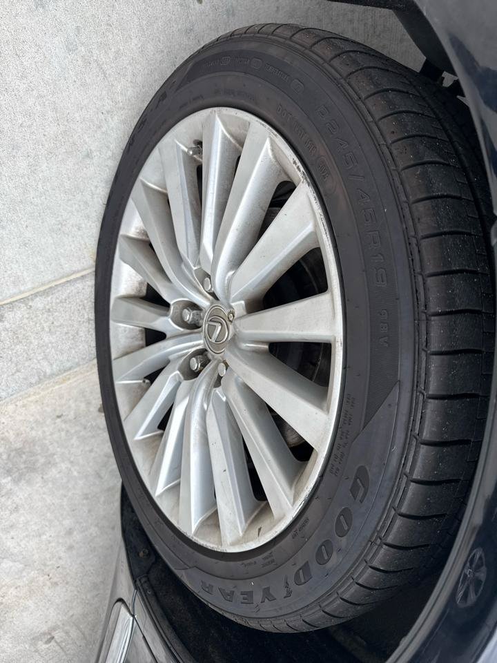 Used 2013 Lexus LS 460 AWD w/ Comfort Pkg image 17