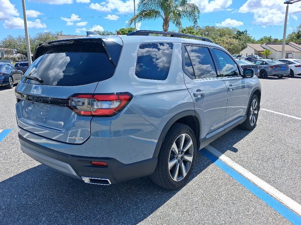 Used 2023 Honda Pilot Touring image 5