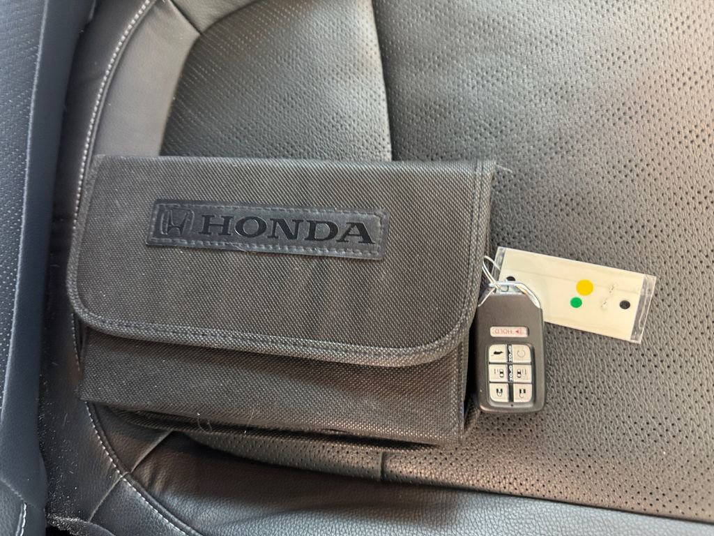 Used 2022 Honda Odyssey Elite image 27