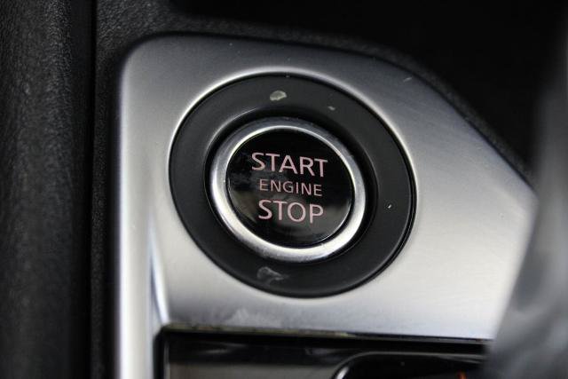Certified 2025 Nissan Sentra SR FWD image 12