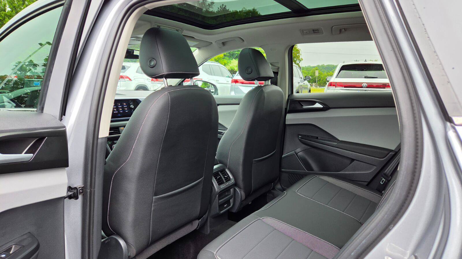 Used 2023 Volkswagen Taos SE w/ Panoramic Sunroof Package FWD image 39