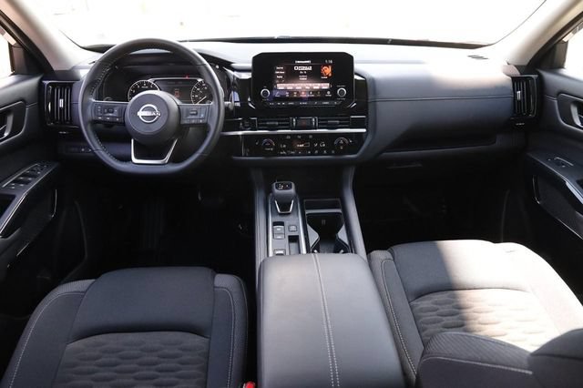 Certified 2025 Nissan Pathfinder SV w/ SV Premium Package FWD image 24