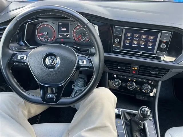Used 2020 Volkswagen Jetta R-Line w/ R-Line Cold Weather Package FWD image 29