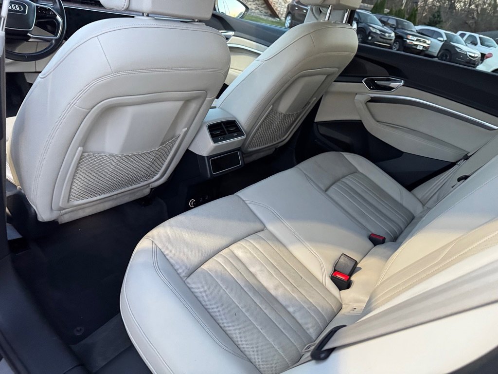 Used 2019 Audi e-tron Premium Plus image 22