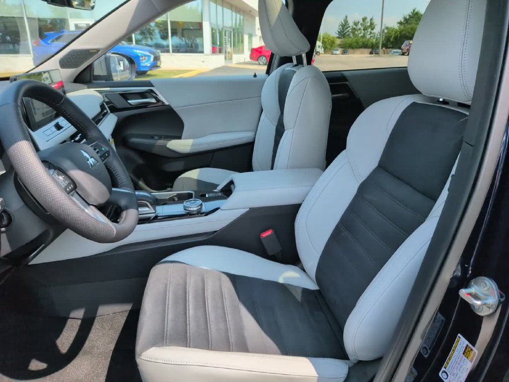 New 2026 Mitsubishi Outlander SE AWD/4WD image 16