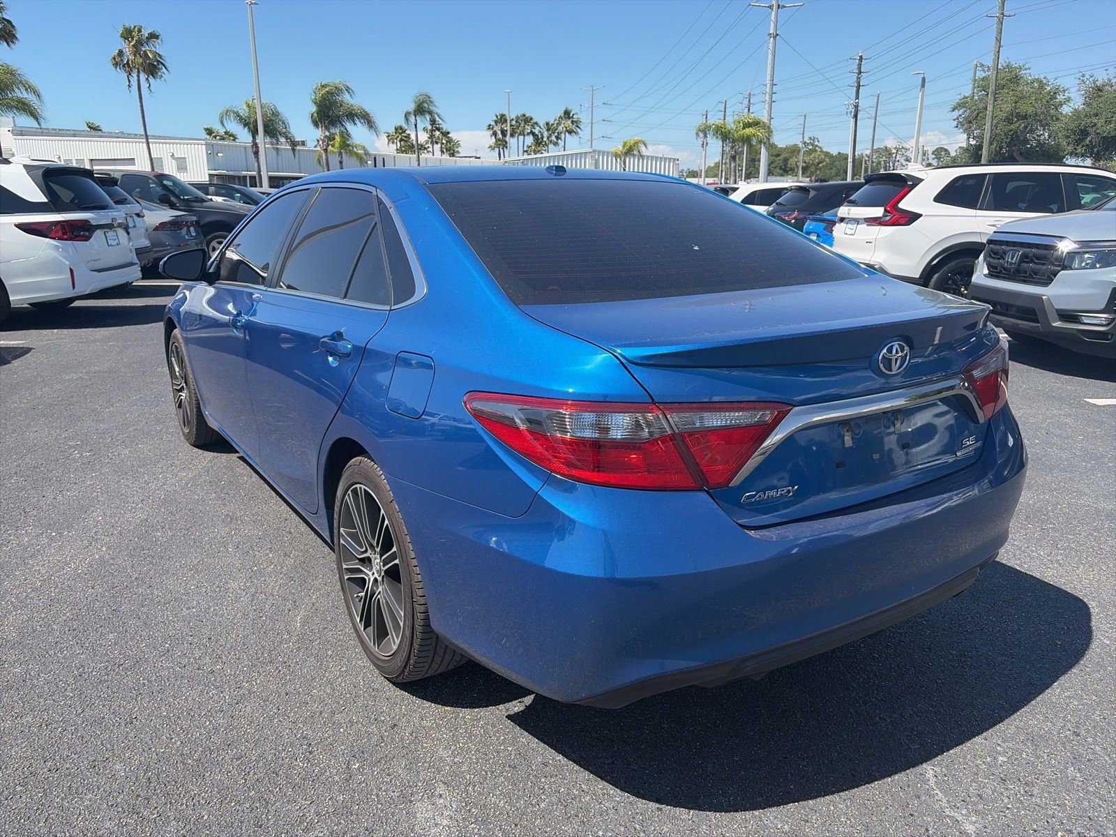 Used 2016 Toyota Camry SE FWD image 5