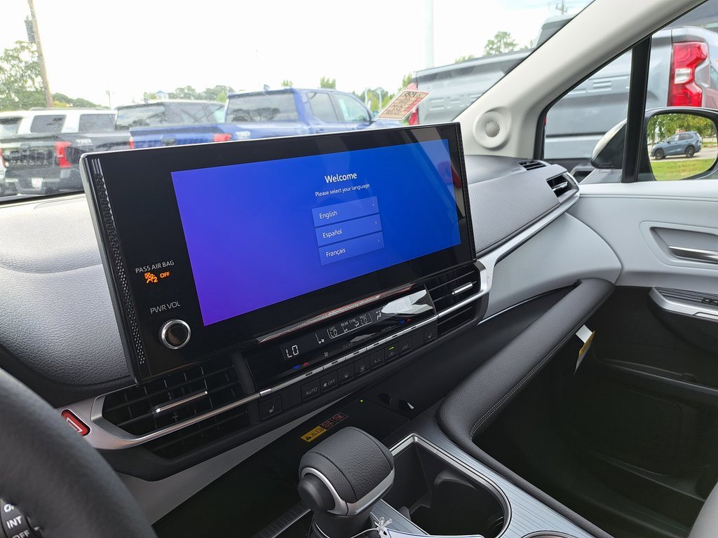 New 2025 Toyota Sienna XLE image 12