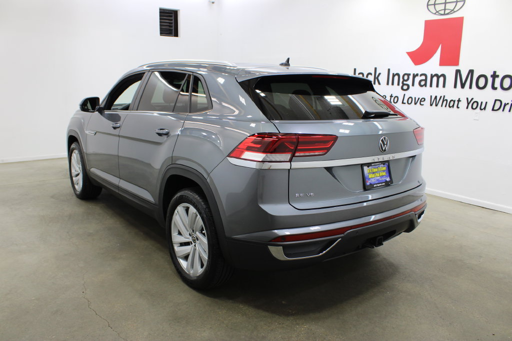 Certified 2023 Volkswagen Atlas Cross Sport SE FWD image 3