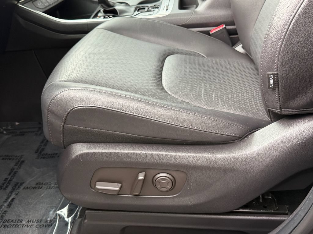 Used 2025 Kia Carnival SX Prestige FWD image 17