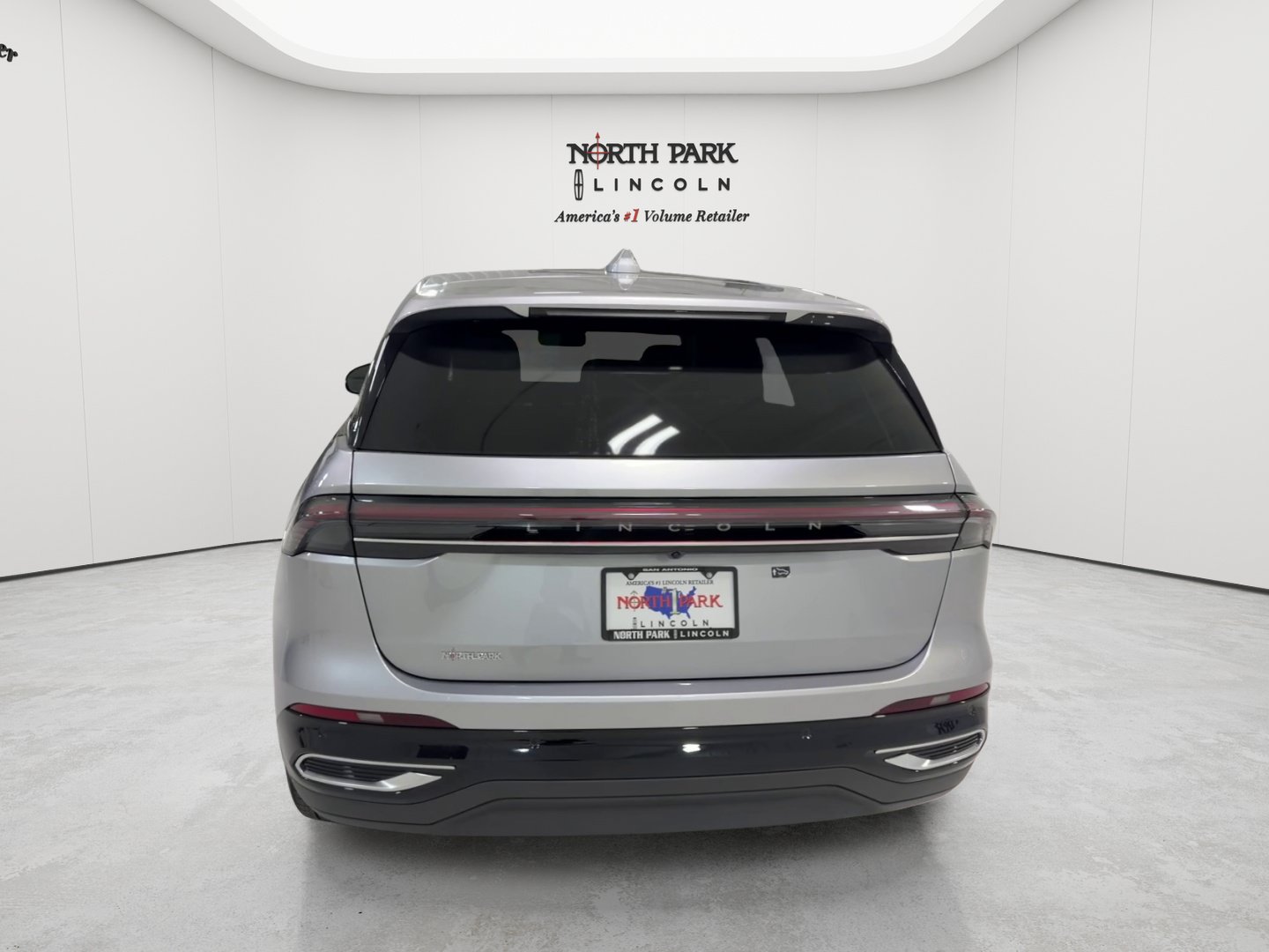 New 2026 Lincoln Nautilus Premier AWD/4WD image 4