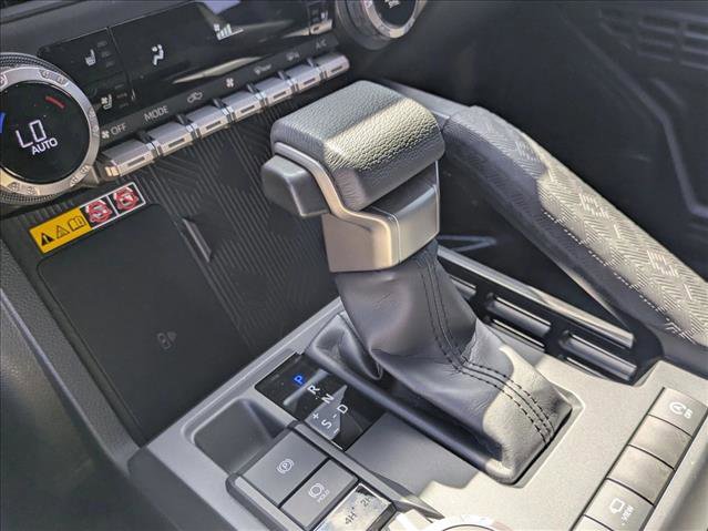 Used 2024 Toyota Tacoma Limited w/ Limited Package (LT) image 12