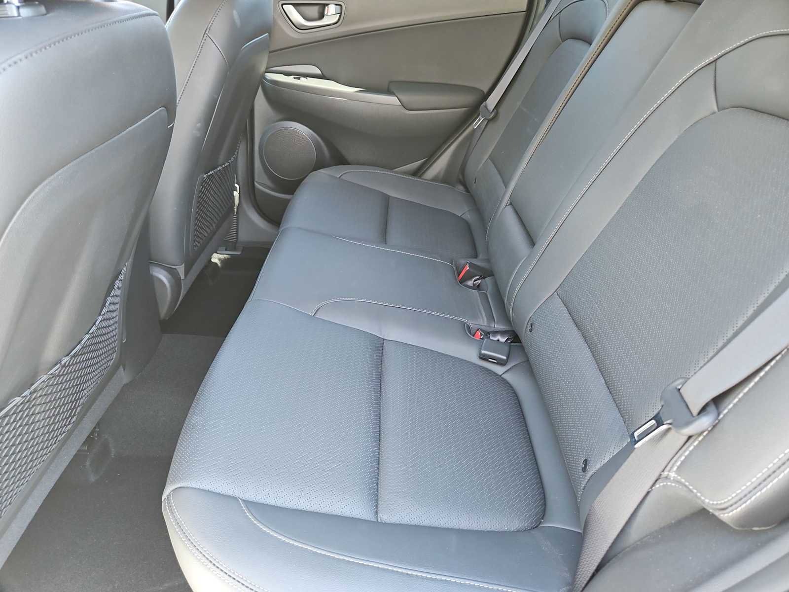 Certified 2021 Hyundai Kona Limited w/ Cargo Package FWD image 19