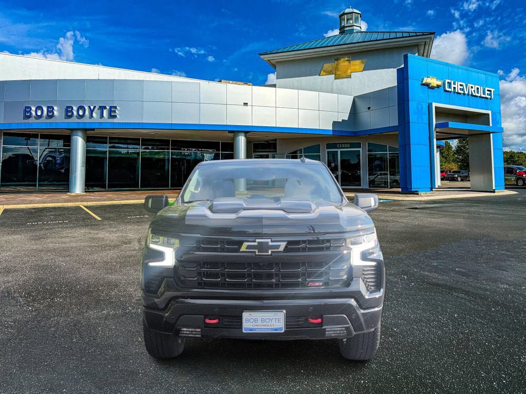 Used 2025 Chevrolet Silverado 1500 LT Trail Boss w/ LT Trail Boss Premium Package AWD/4WD image 12