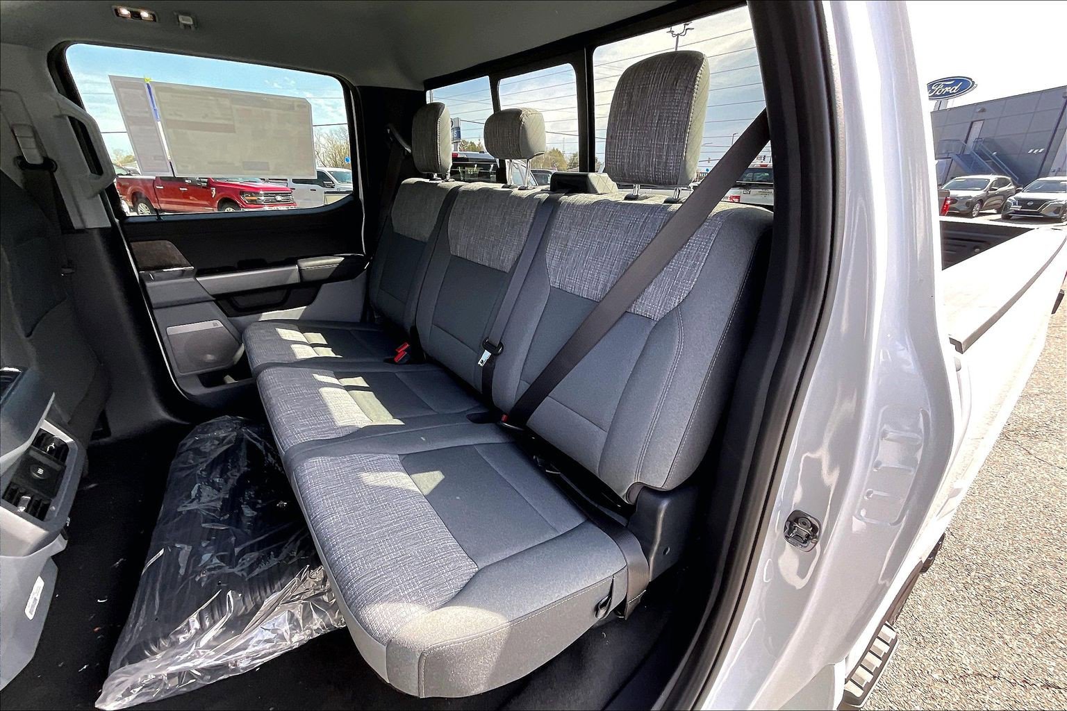 New 2026 Ford F350 XLT w/ XLT Premium Package AWD/4WD image 10